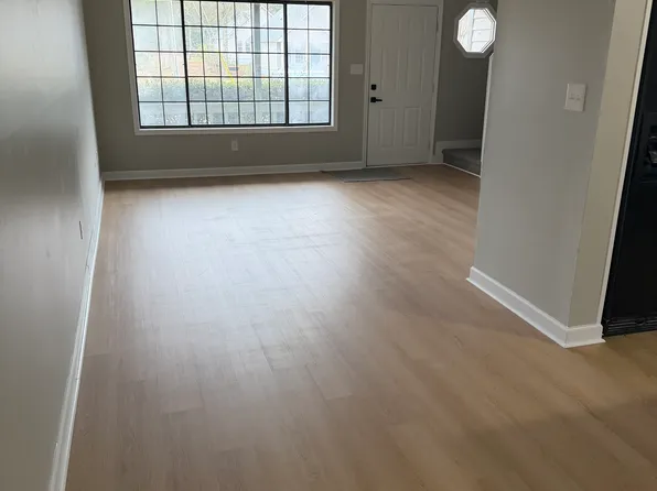 200 Hickory Dr #A, Morehead City, NC 28557