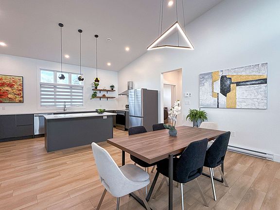 5th image of 10 River View Dr