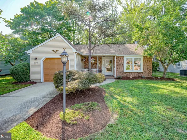 27 Niland Ln, Deptford, NJ 08096