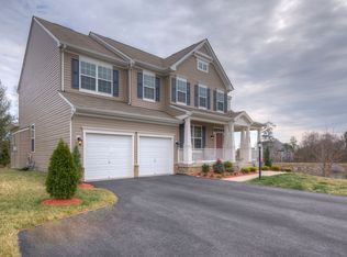 12843 Chandon Cross Rd, Woodbridge, VA 22193