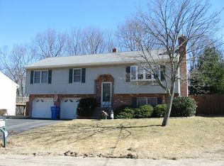 31 Kendall Cir, Waterbury, CT 06708