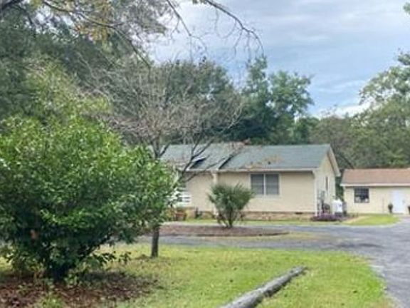 4th image of 222 Fiddie St
