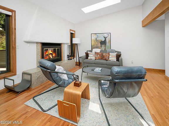 5th image of 2550 Kinnikinnick Rd Unit J2