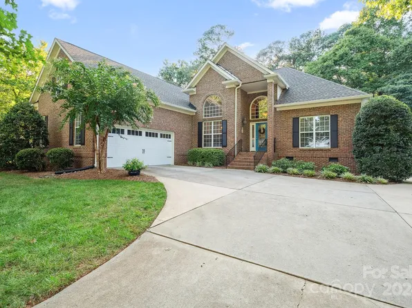 2575 Penngate Dr, Sherrills Ford, NC 28673