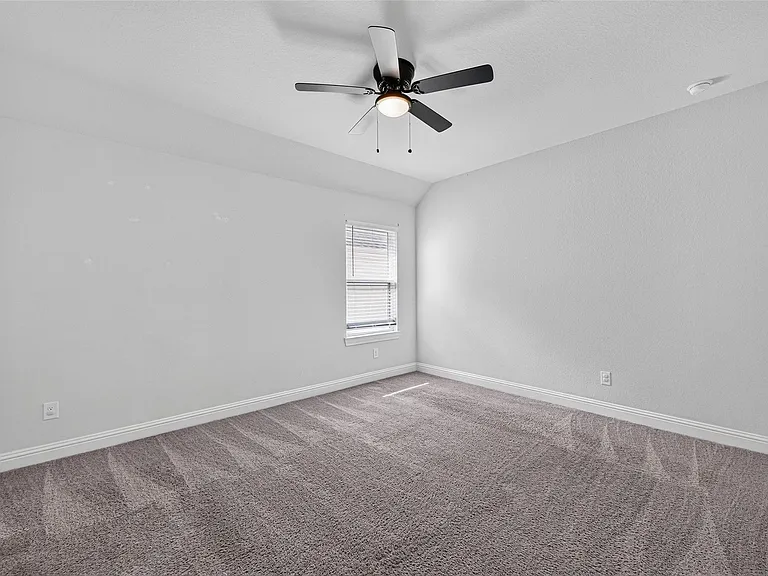 24419 Avanti Dr — Photo 35