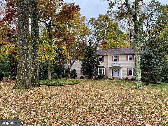 2nd image of 429 Brookwood Dr