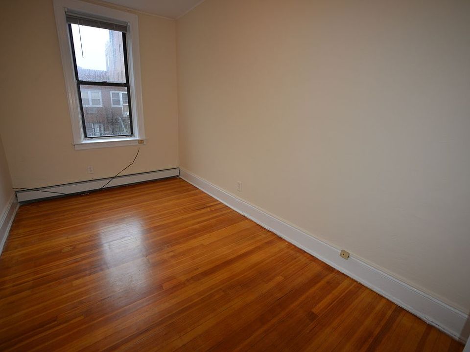 2nd image of 34-27 43rd St #R2