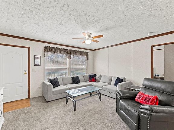 3rd image of 5 Persimmon Ln