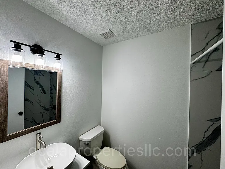 3380 NE 44th Pl — Photo 18