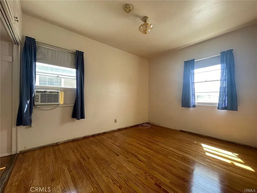 3 bed, 1121 sqft, $2,900 — Photo 4