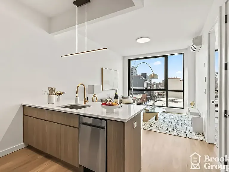 556 Baltic St #904 — Photo 2