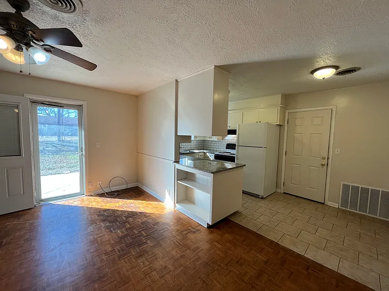1508 Southern Heights Ave — Photo 7