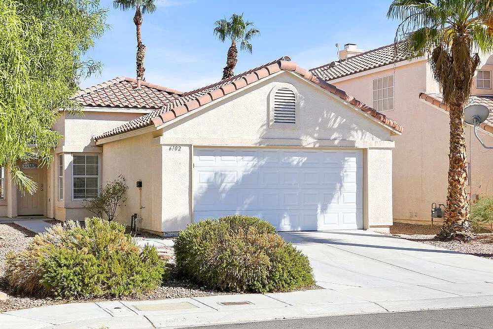 3 bed, 2.0 bath, 1138 sqft, $1,795 — Photo 3