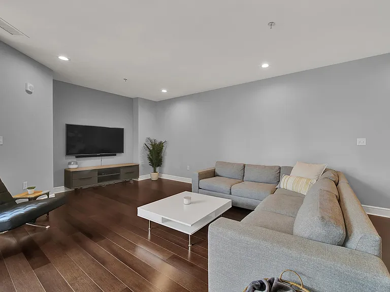 333 W Trade St #908 — Photo 13