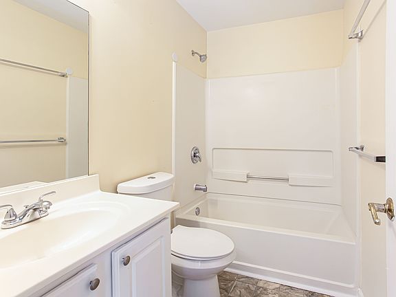 4th image of 140 Wabash Dr #140