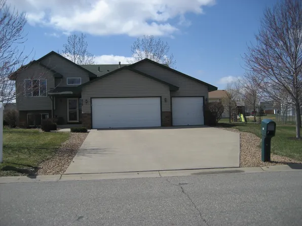 812 Elm St S, Belle Plaine, MN 56011