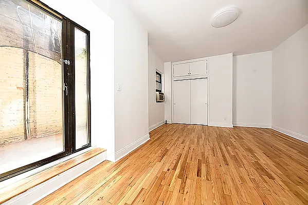 Rented by Buchbinder & Warren | media 17