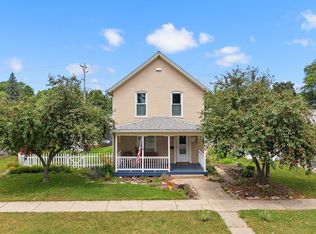 709 W Edgewater St, Portage, WI 53901
