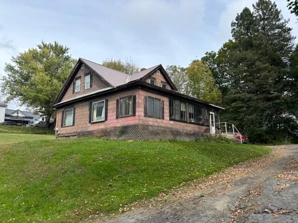 15 Cottage Street, Guilford, ME 04443