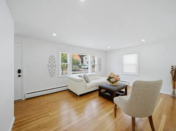 42 Windham Rd, Hyde Park, MA 02136