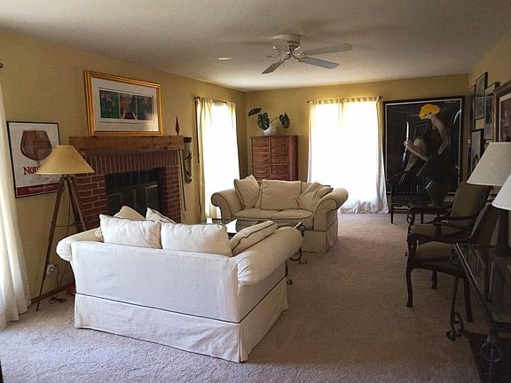 2nd image of 423 E Norport Dr