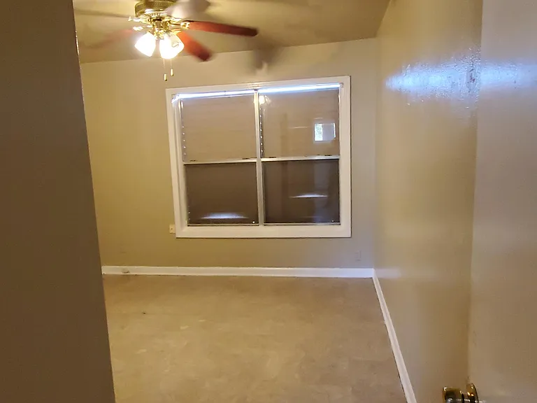 5814 Hinman Dr — Photo 3