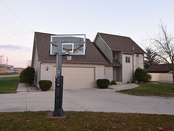 3rd image of 2710 W Burgewood Dr