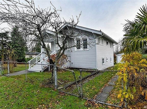 4th image of 10025 39th Ave SW