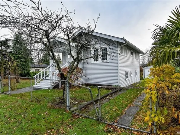 10025 39th Ave SW, Seattle, WA 98146
