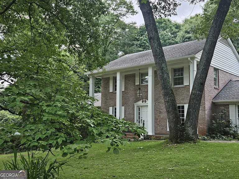 615 Kings Rd — Photo 6