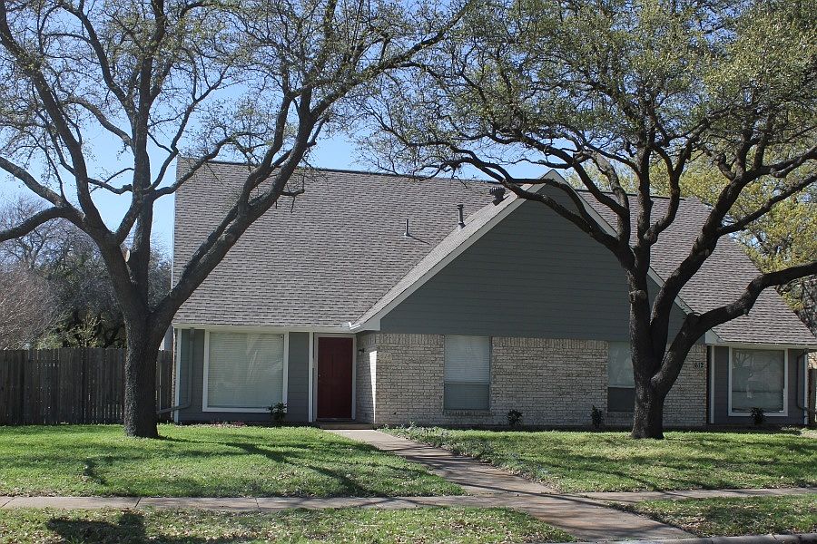 1st image of 614 Towne House Ln