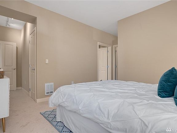 2nd image of 300 110th Ave NE APT 411