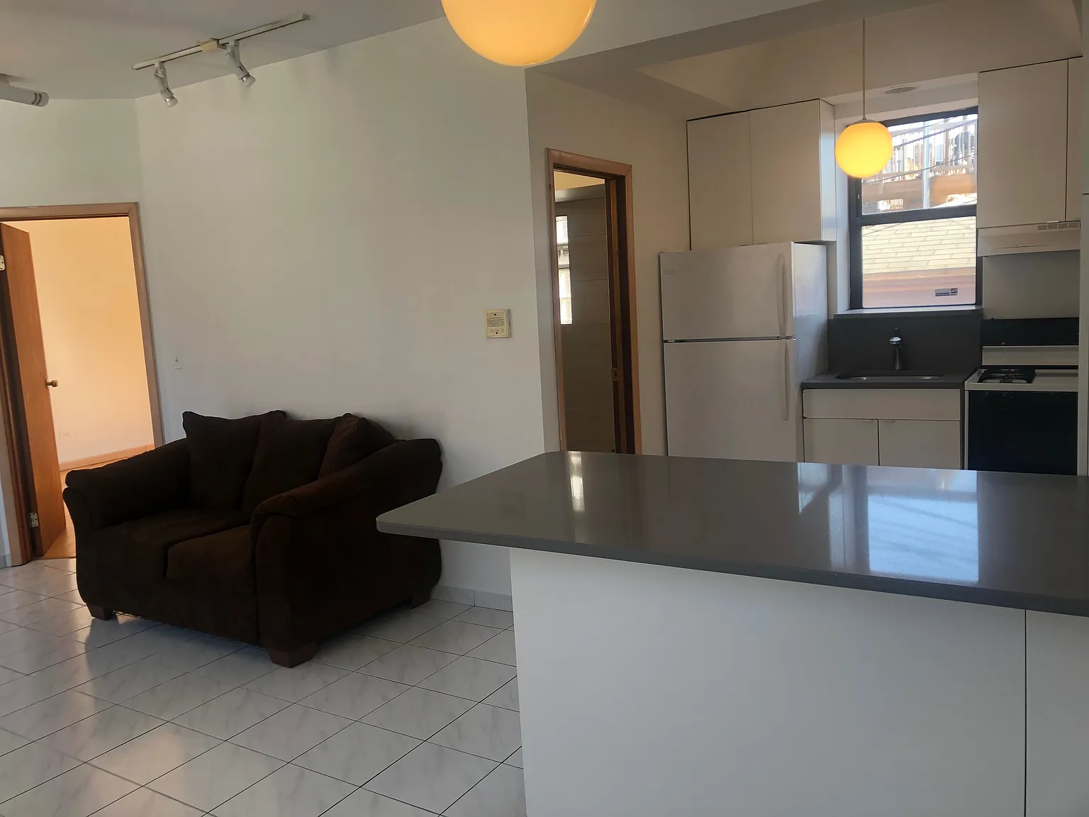 2 bed, 800 sqft, $2,195 — Photo 4