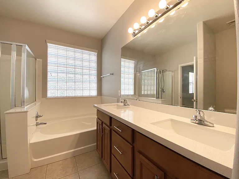 1376 E Mia Ln — Photo 14
