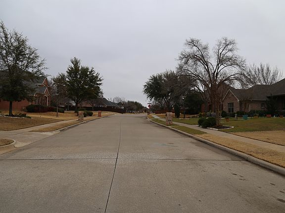 5th image of 3010 Woodhollow Dr