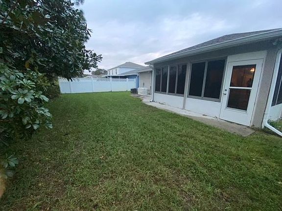 3rd image of 809 Macon Dr