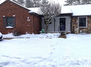 962 Riverview Ct, Williamston, MI 48895