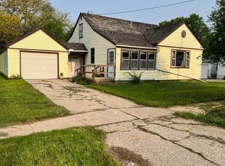 314 S Main St, Monona, IA 52159