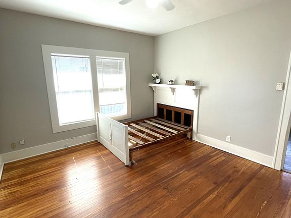 Living Room/ built in spare bed.