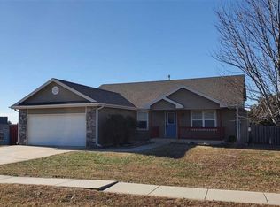 2420 Deer Trl, Junction City, KS 66441