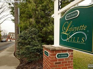 5 Rhodes Ct #103, Hawthorne, NJ 07506