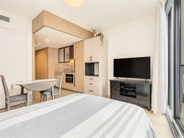 1000 Auahi St #527, Honolulu, HI 96814