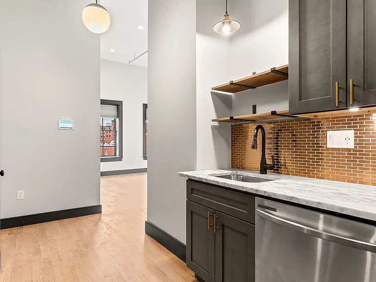 6 Washington St #403 — Photo 3