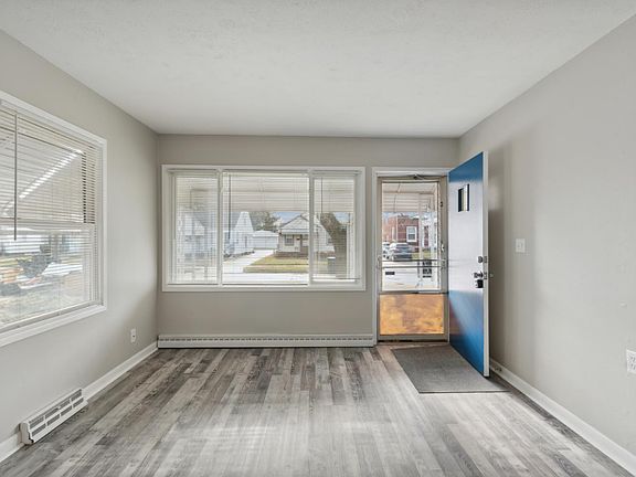 5th image of 2633 106th St
