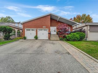 2388 Carlanne Pl, Mississauga, ON L5C 3C8