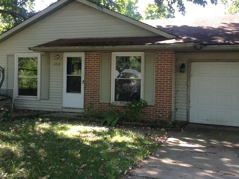4518 Chisholm Trl — Photo 2