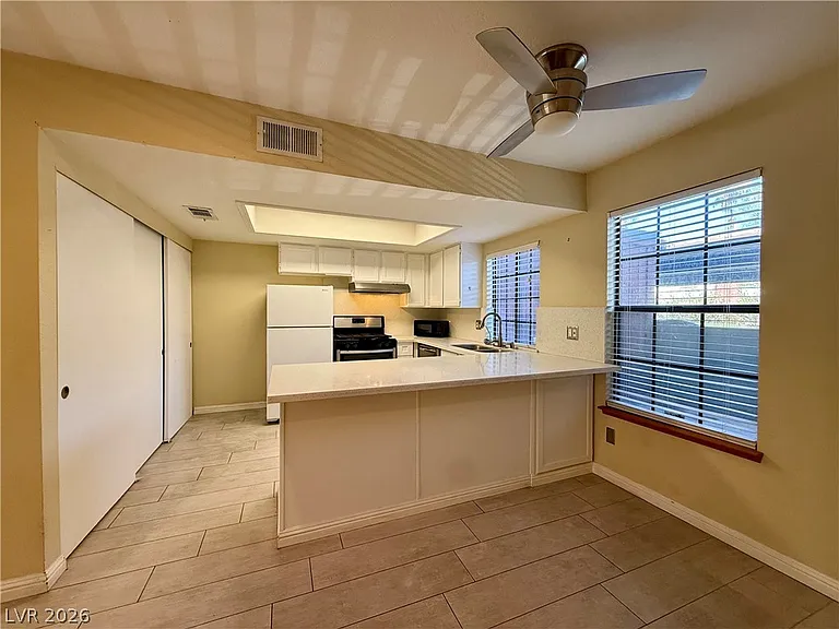 5923 Laredo St — Photo 7
