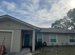 701 Regency Ct, Tampa, FL 33613