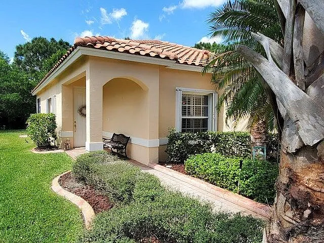 2 bed, 1650 sqft, $2,000 — Photo 2