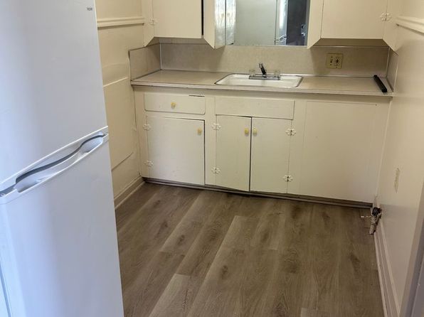 328 N Pine Ave #1